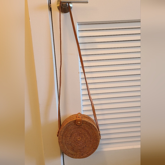 Round Woven Rattan Purse - Picture 2 of 3